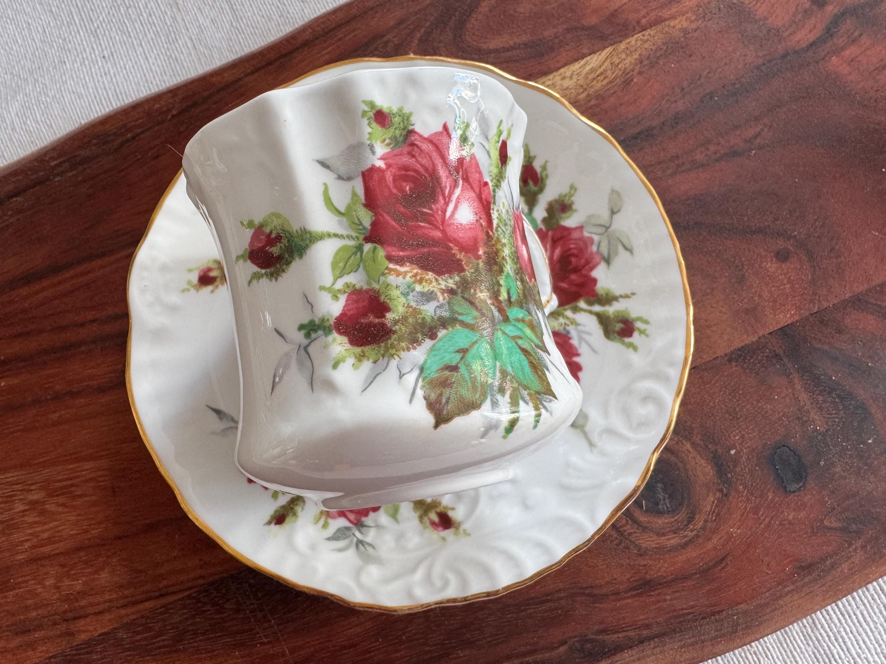 Hammersley Bone China Teacup & Saucer - Spode Group - Red Rose Elegance