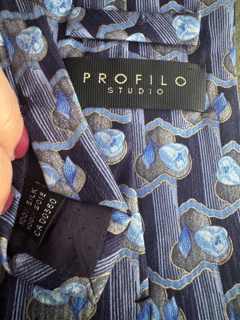 Corbata vintage de Profilo Studio 100% seda / Hecha en Italia / Corbata de diseño geométrica azul imagen 4