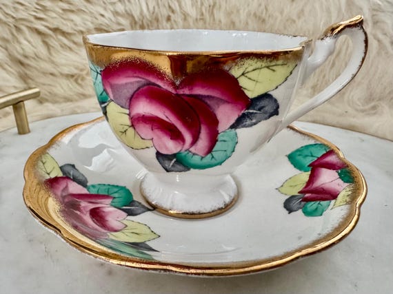Vintage Queen Anne Bone China Teacup & Saucer – Hand-Painted Roses with Gold Rim