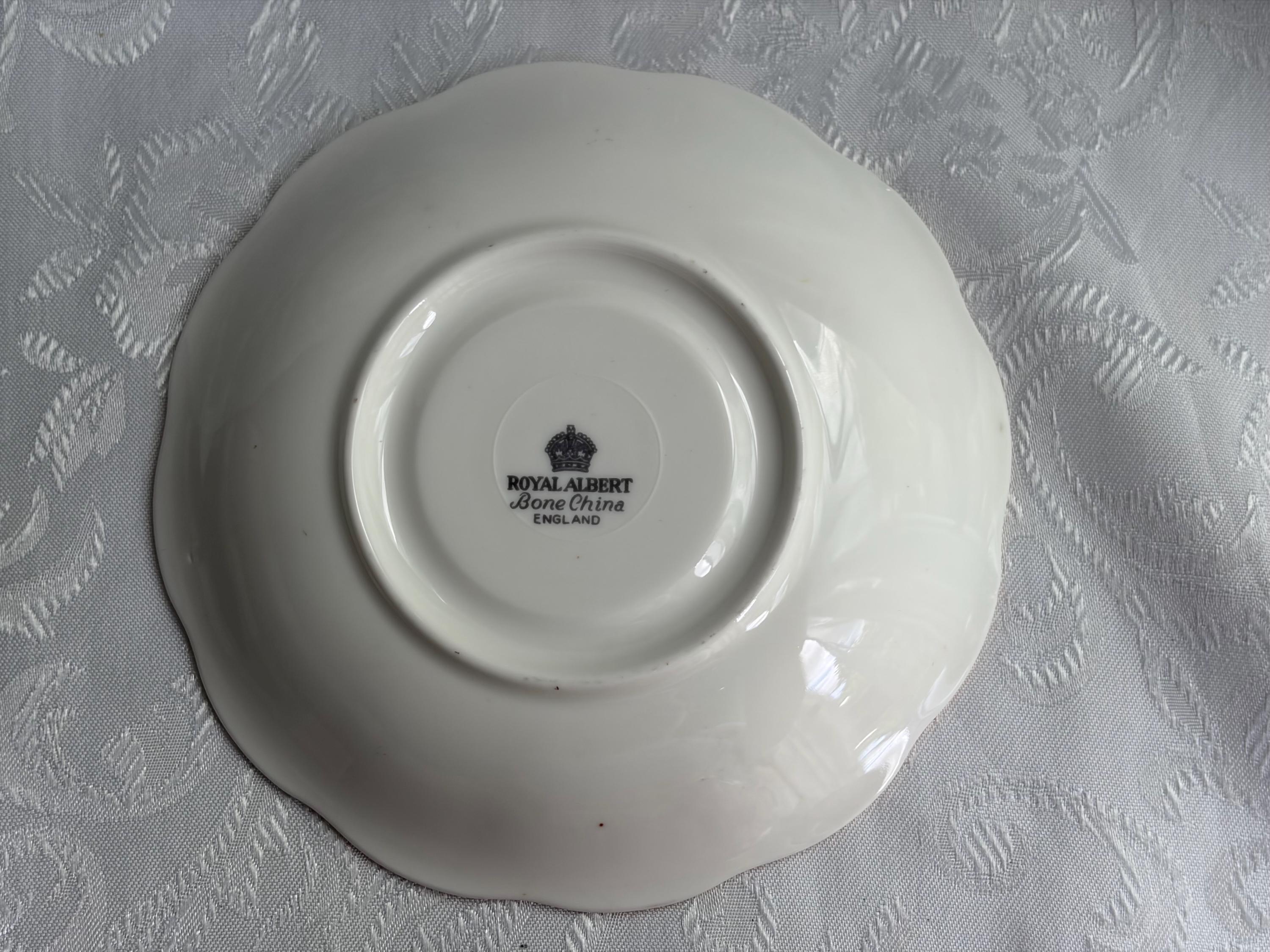 Royal Albert Sweet Pea Teacup Saucer Set – Pink Floral Bone China England