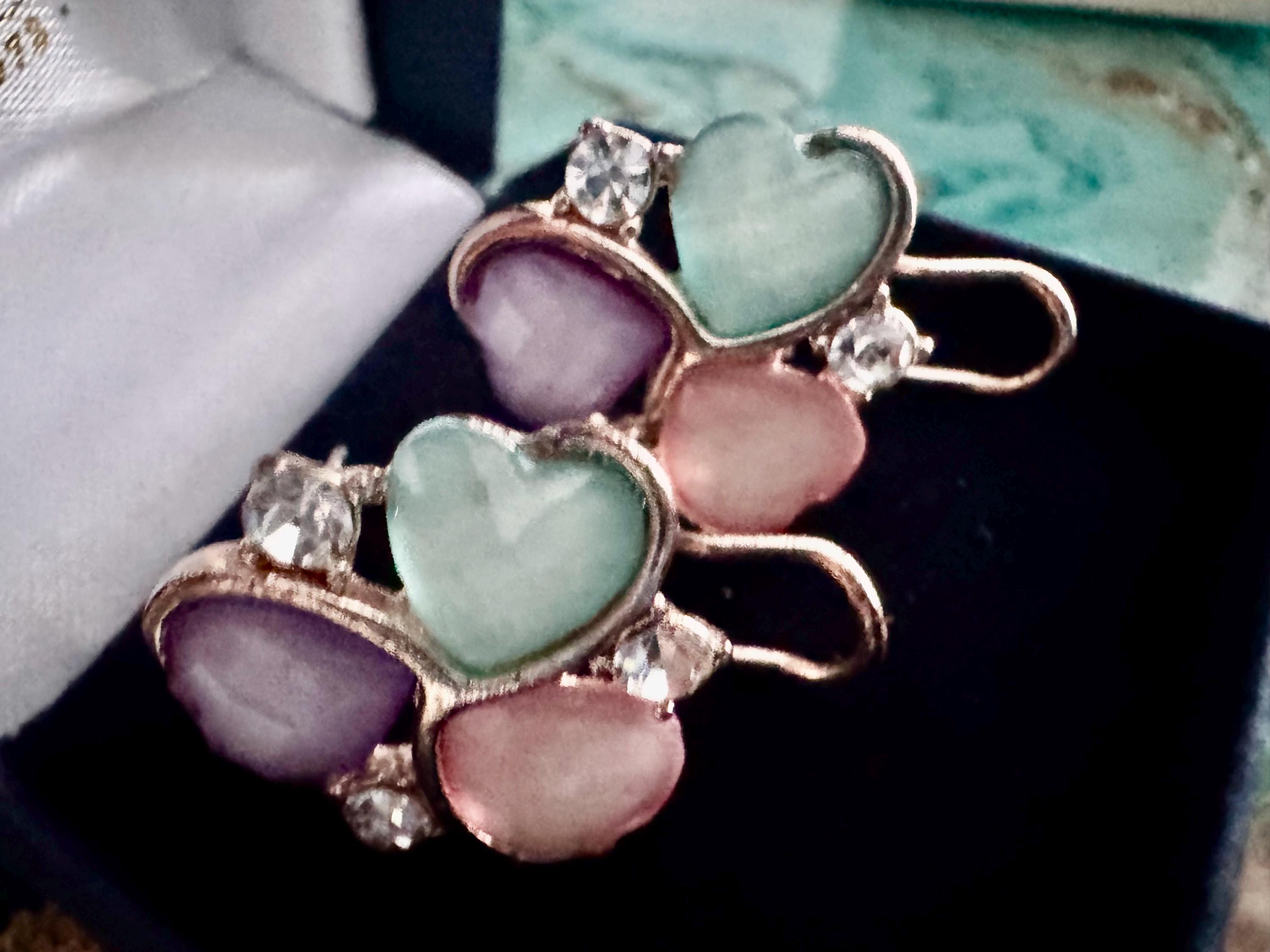 Vintage Pastel Heart Rhinestone Earrings – Gold Tone Statement Studs (New in Box)