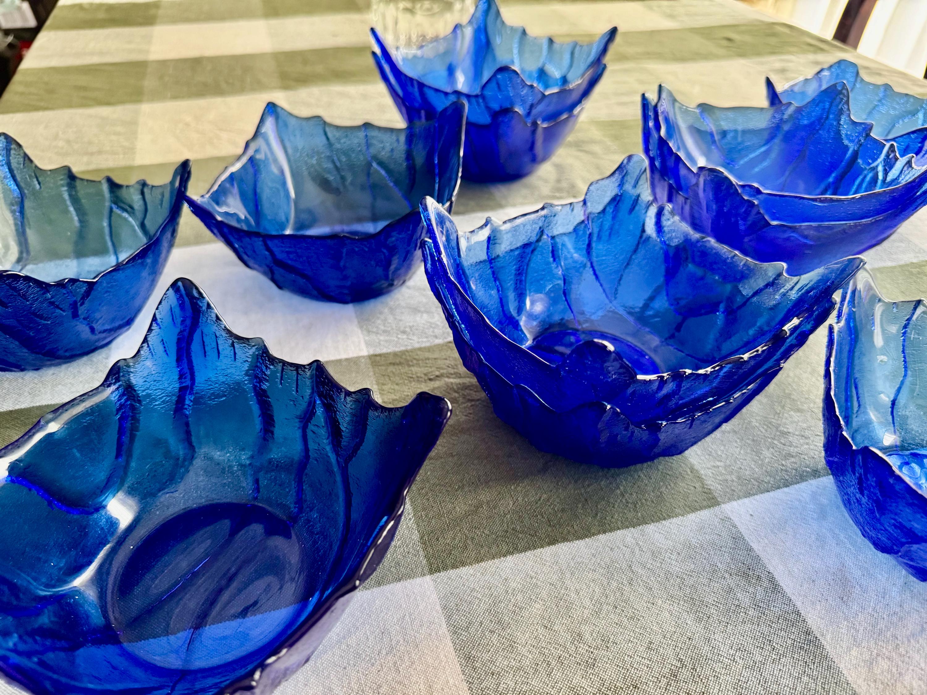 Mid-Century Sea Green Blown Glass Bowl – Leaf Textured & Sculptural – Possibly Scandinavian