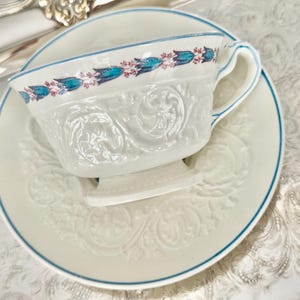Vintage Wedgwood Patrician “Morning Glory” Embossed Teacup & Saucer – Made in England bild 3