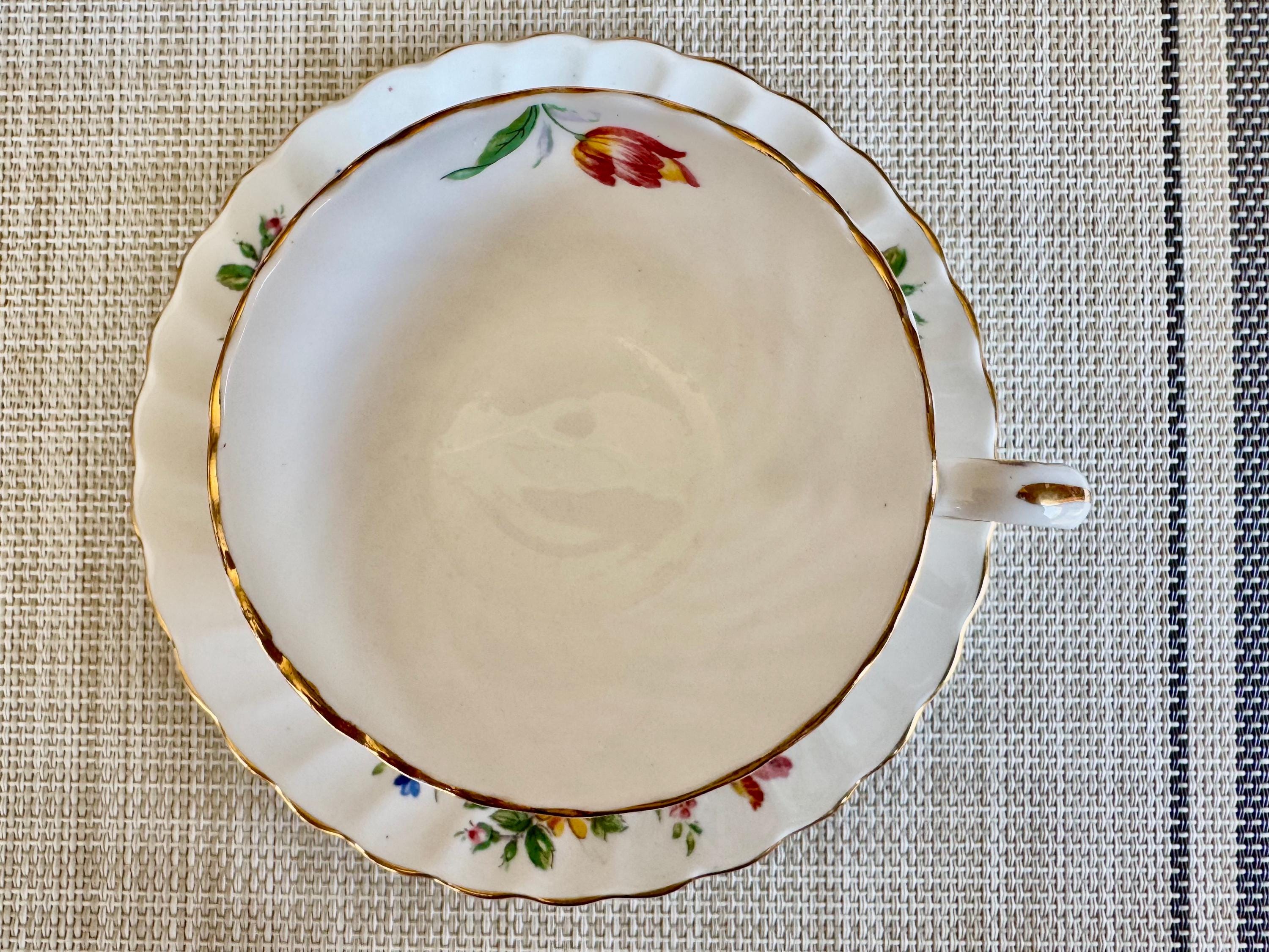 Vintage Aynsley Teacup & Saucer – Cottage Garden Floral Bouquet – Ribbed Swirl Shape – Made in England