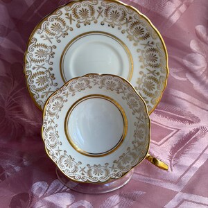 Vintage Paragon Bone China Teacup & Saucer – Elegant Gold Filigree – Made in England image 12