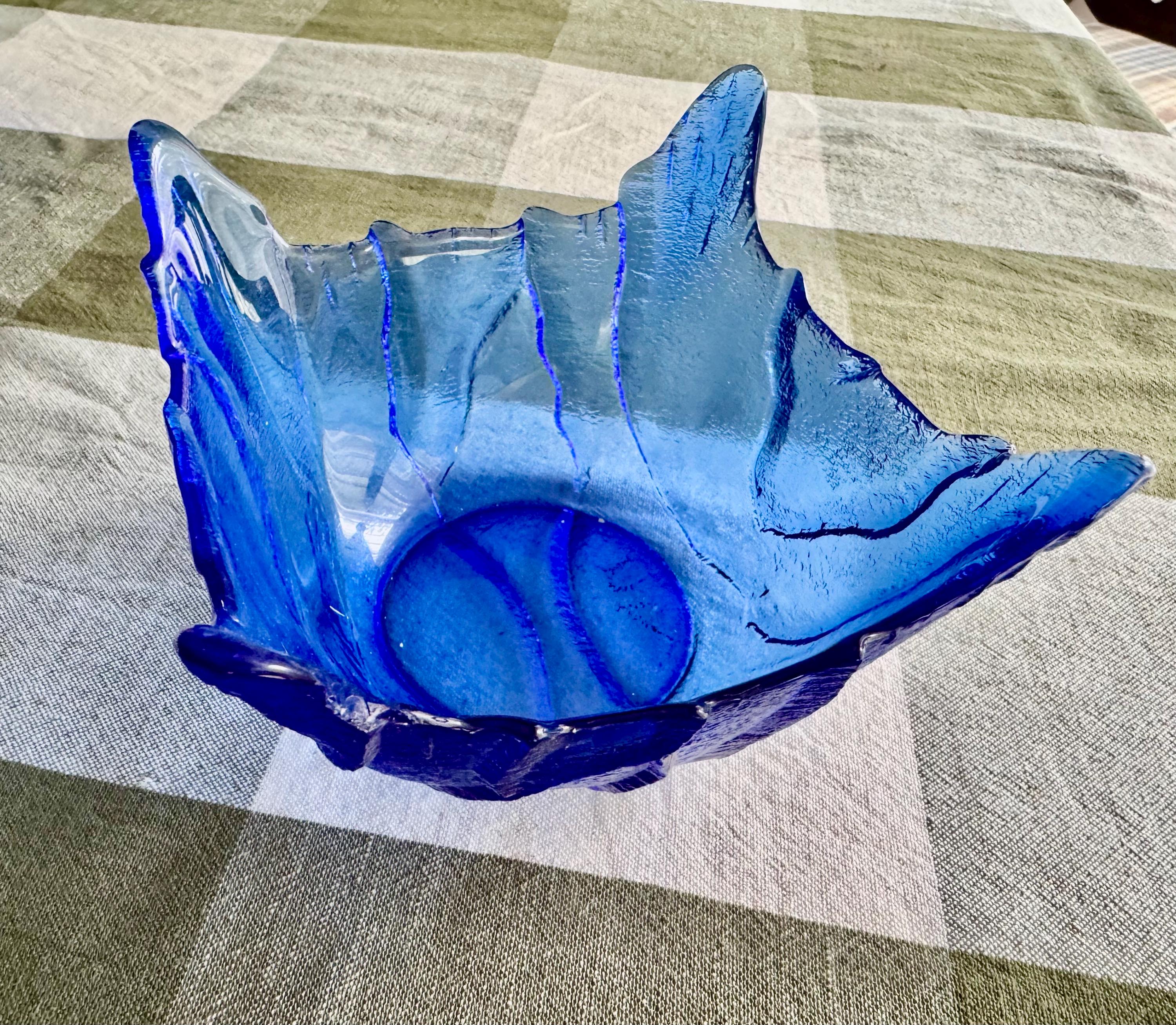 Mid-Century Sea Green Blown Glass Bowl – Leaf Textured & Sculptural – Possibly Scandinavian