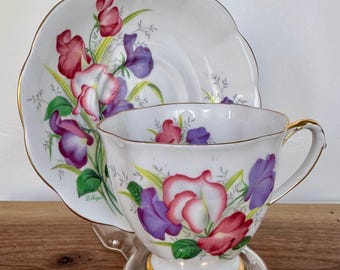 Vintage Royal Standard “Fair Lady” Teacup & Saucer – Sweet Pea Florals – Fine Bone China England