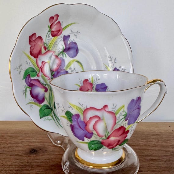 Vintage Royal Standard “Fair Lady” Teacup & Saucer – Sweet Pea Florals – Fine Bone China England