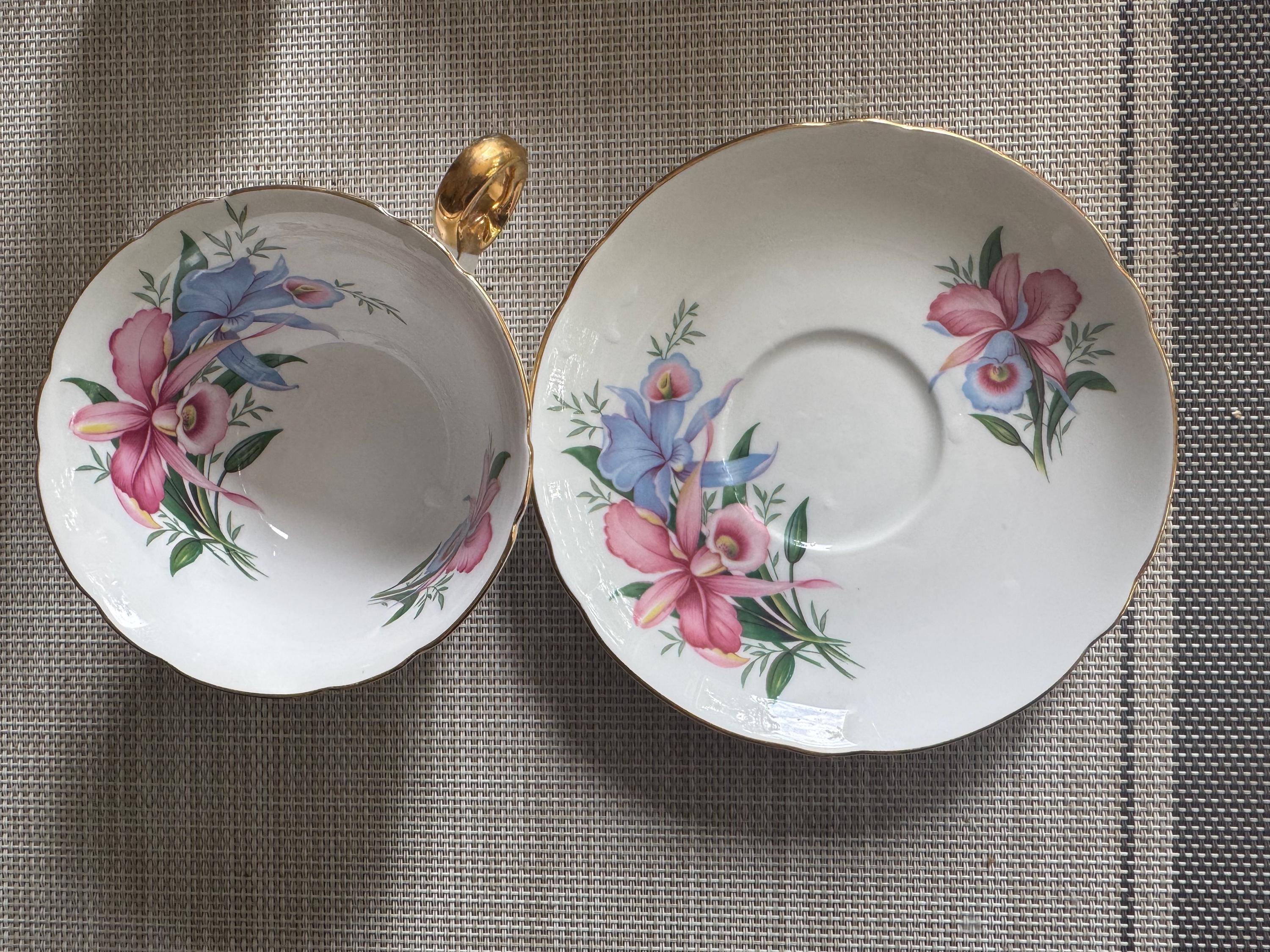 Rare Shelley England Teacup & Saucer – Pattern T2384 – Warwick Shape – Gold Trim – 1945–1966