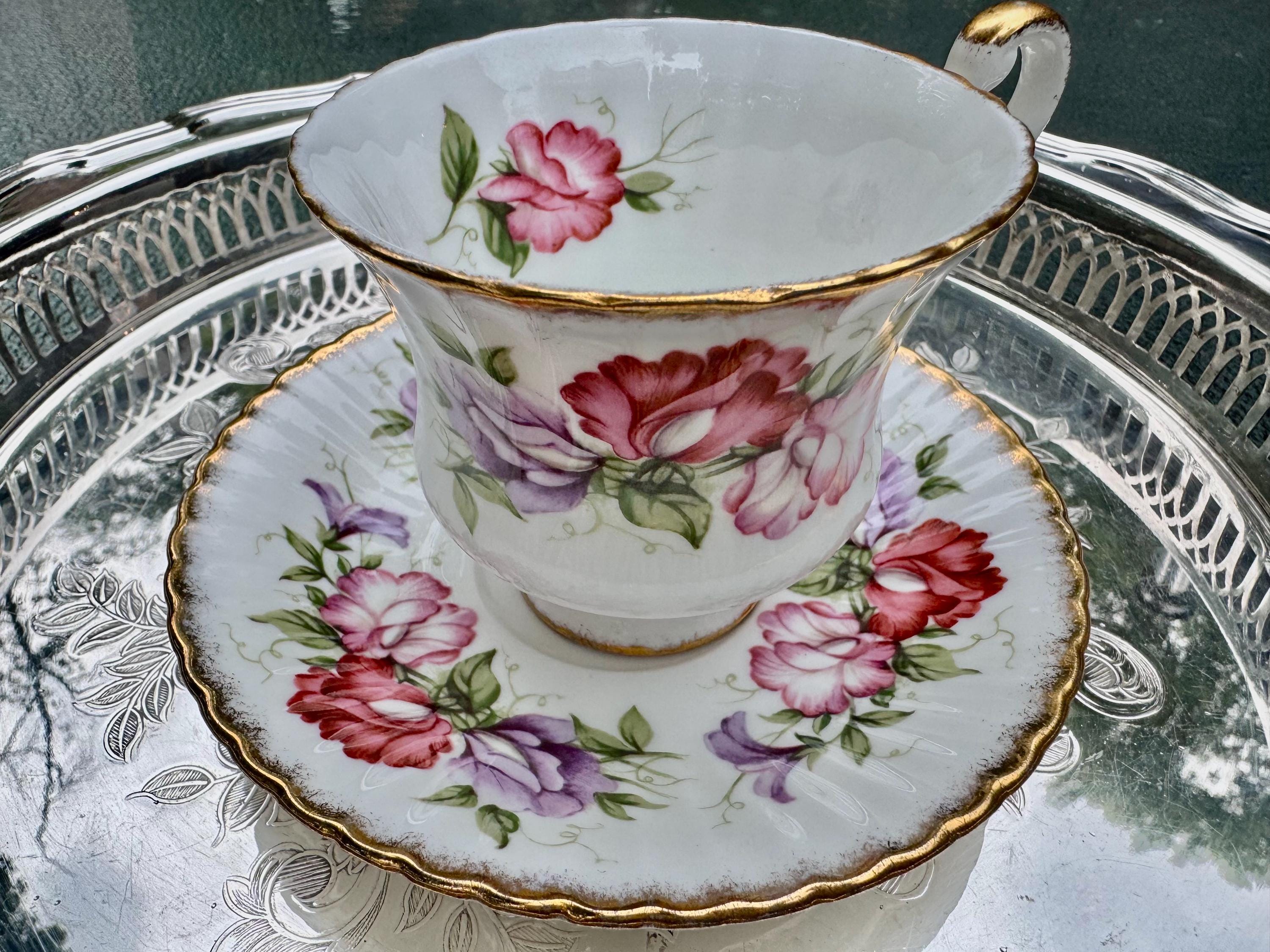 Vintage Paragon Fine Bone China Teacup & Saucer – Sweet Pea Floral – Gold Rim – England (1950-1959)