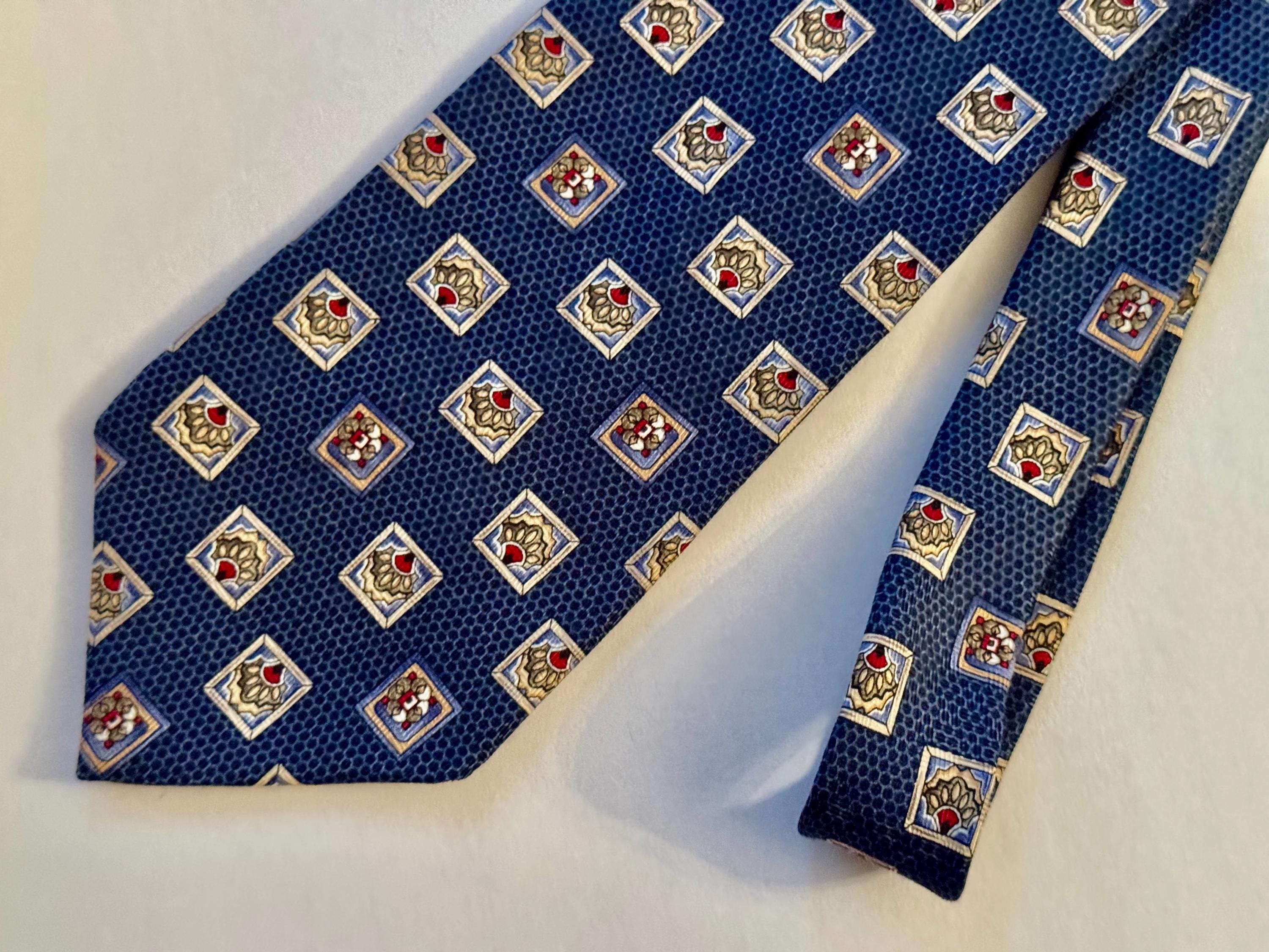 Vintage Bill Blass 100% Silk Tie — Made in Canada — Navy Geometric Medallion
