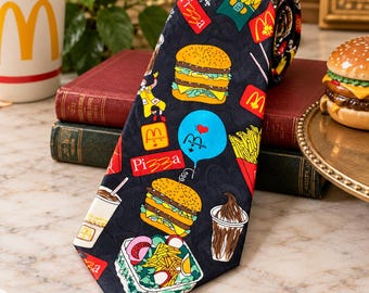 Corbata vintage de la colección DION de McDonald's – Corbata de seda novedosa de los años 90, estilo Y2K – Corbata con estampado de Ronald McDonald, hamburguesa y papas fritas de comida rápida.