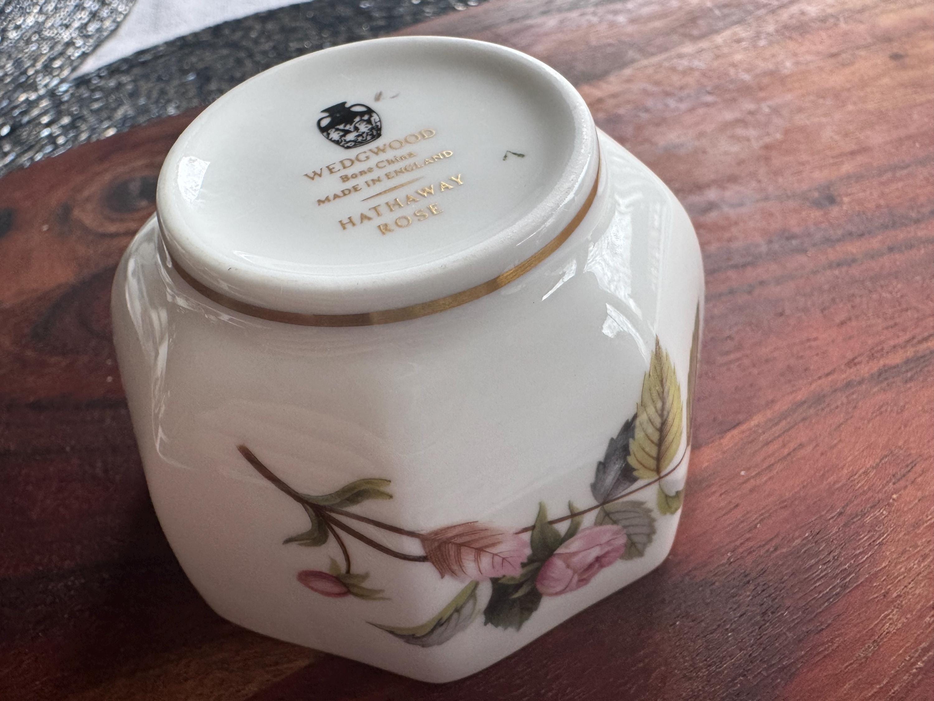Wedgwood Hathaway Rose Bone China Bowl: Pink Roses, Gold Trim