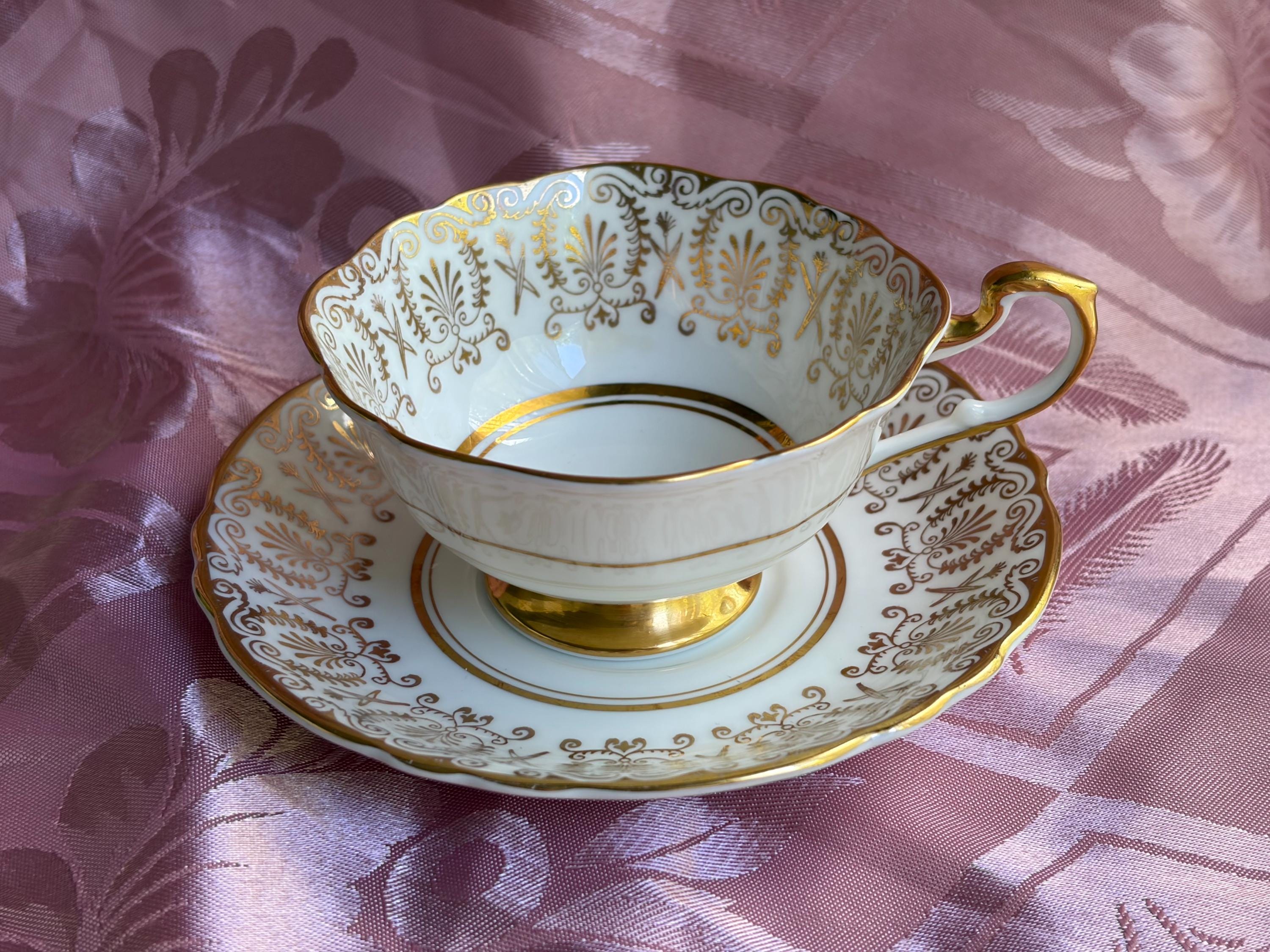 Vintage Paragon Bone China Teacup & Saucer – Elegant Gold Filigree – Made in England