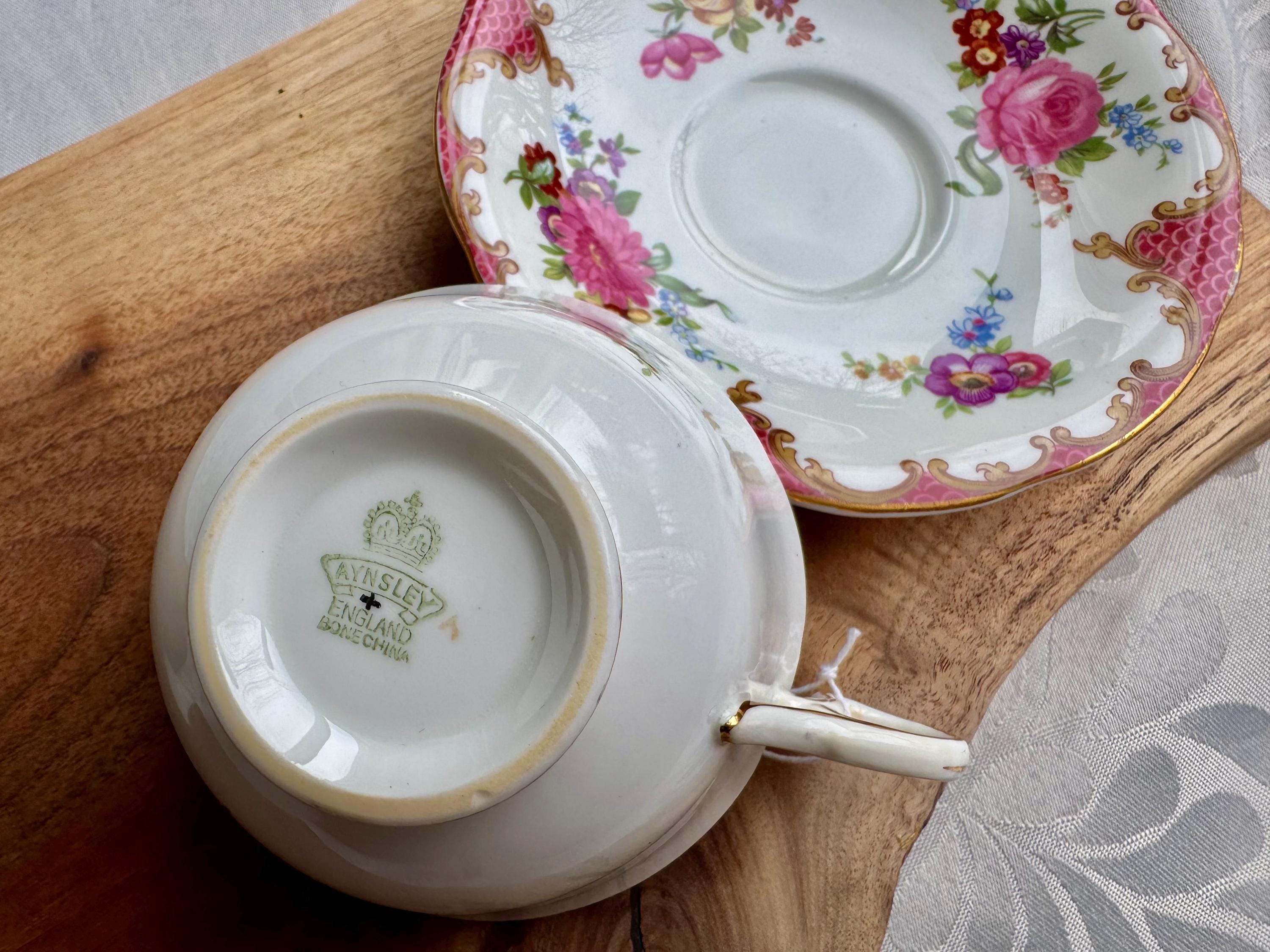 Vintage Aynsley Teacup & Saucer – Pattern B971 – Pink Scale Border Floral Interior – Made in England