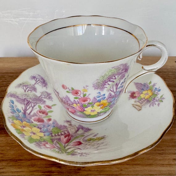 Vintage Colclough Bone China Teacup & Saucer – English Cottage Garden Scene – Made in Longton, England