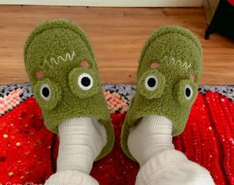 Frog Slippers | Funny, Animal Slides | Cute, Funny House Slipper for Gift | Frog flip flops