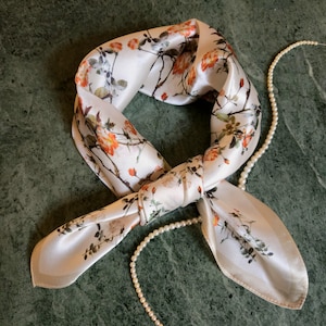 Silk scarf made of real mulberry silk Elegant high-quality silk scarf Luxury fashion silk accessory Old Money summer fashion Vintage scarf
