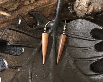Boucles d’oreille pendantes « cylindre » longues en manguier foncé avec crochet, boucles d’oreilles artisanales en bois foncé