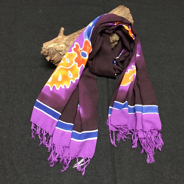 Echarpe longue en coton tissé violette et décor de houx coloré, echarpe en coton fluide large, cheich en coton