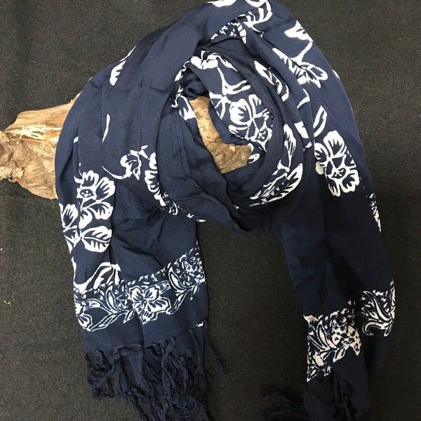 Echarpe longue et large en coton tissé bleu foncé, tour de cou, foulard en coton fluide bleu marine imprimé de fleurs blanches