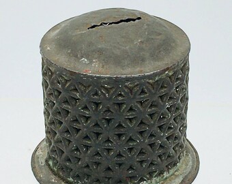 Antique Primitive Tinware Tin Coin Bank Open Design Grid Triangle Pattern 3&quot;
