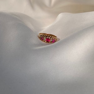 Stunning 18 carat ruby and diamond yellow gold ring
