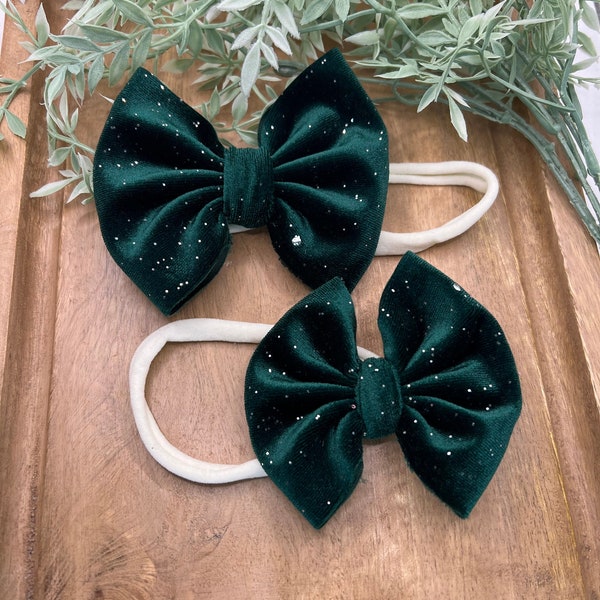 Hunter Shimmer Velvet Nylon Bow