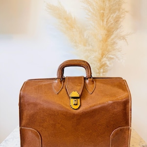 Vintage 50s Brown Leather Briefcase | Classic Hard-Shell Doctor’s Bag Style | Retro Briefcase with Brass Lock