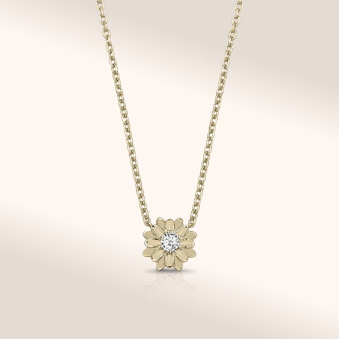 Naturally Charming Pendant Necklace