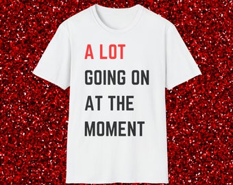 Camiseta Softstyle com muita coisa acontecendo no momento