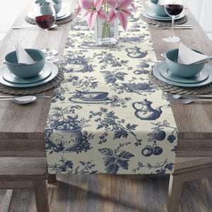 French Toile de Jouy Table Runner, Elegant Dining Decor, Classic French Style, Toile Pattern, Vintage-Inspired Table Runner, Home Decor Gift