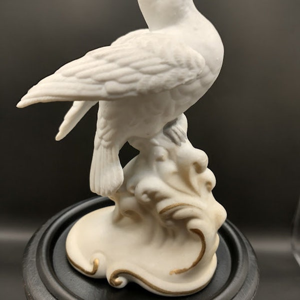 Vintage Lefton 1940's - 1950's White Dove Porcelain Sculpture. Early Lot #KW2291, Marked and Sticker. "Trade Mark Exclusives Japan."