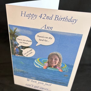 Cartão de aniversário com foto exclusivo para um colega de trabalho. Para aqueles colegas chatos dos quais você só quer se livrar. Único, seja homem ou mulher.