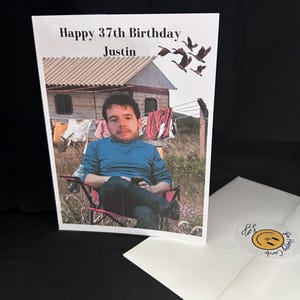 Persönliches Wohnen der Traum Foto-Geburtstagskarte. Individuell an dein Geburtstagskind. Handgemachtes lustiges Personalisieren Sie einzigartiges Geschenk für Mann oder Mädchen.