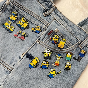 Minion Collection Lover Addict Stupid Silly Stuart Kevin Bob Otto Dave Phil Jerry Mel Carl Minion Badge Collar Lapel Enamel Pin Gift for Her
