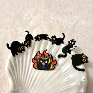 Black Cat Enamel Pin, Pin Collection, Cat Lovers , Lapel Pin, Adorable Cat Badge, Collar Pin, Gift for Her, Gift set for bestie, christmas
