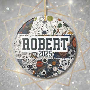 Ornamento con nome personalizzato 2025 / Collezione Patchwork / Regalo ricordo di Natale in ceramica personalizzato / Sport per ragazzi: basket, calcio e altro