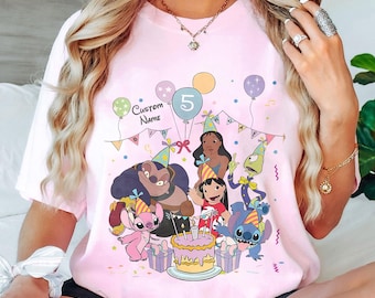 Maglietta di compleanno personalizzata con nome e età di Lilo & Stitch, regalo di compleanno personalizzato Disney Stitch Angel Lilo Pleakley, maglietta per viaggio in famiglia a Disneyland