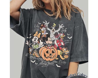 Camiseta Comfort Colors® de Mickey y sus amigos para Halloween, camiseta de Disney para Halloween, camiseta para fiesta de disfraces de Disneyland, camiseta de Mickey y Minnie para Halloween.