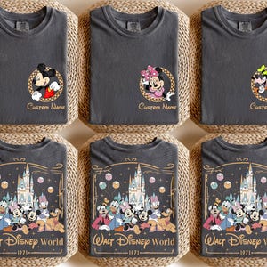 Camiseta personalizada da Disneyworld com Mickey e seus amigos, Camiseta personalizada com nome para família Disney 2026, Camiseta retrô para viagem à Disneyworld, Camiseta para férias em família na Disney