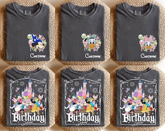 Camiseta de cumpleaños personalizada de Disney Comfort Color, con personalización de personajes Disney.