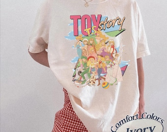 Camiseta Retro Tay Story Comfort Colors, Camiseta Toy Story 5, TS, Camiseta WDW Disneyland Vacaciones Familiares 2026, Disney Pixar Fest, Camiseta Jessie