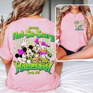 Custom alle karakter Halloween-feest 2025 shirt, retro Mickey's niet zo eng shirt, Disney Halloween-shirt, Halloween Disney familie-uitje T-shirt LightPink/Blossom