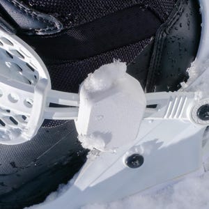 BindingTag: Snowboard Binding AirTag Case - Keep Track of Your Board