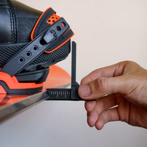 Outil de mesure du porte-à-faux de botte de snowboard, centrez vos bottes sur votre planche - Compact Combination Square