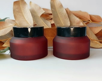 15g 30g 50g Frostierter roter Glaskosmetikbehälter mit schwarzem Deckel und Futter, Mini-Reise-Toilettenbehälter für Cremes, Lotionen, Kosmetika