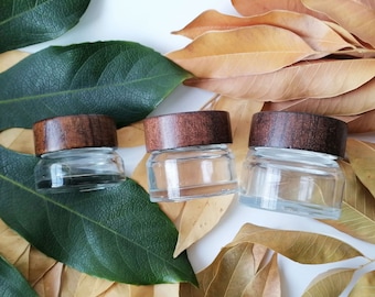 Glazen potten van 15 g, 30 g, 50 g, cosmetische potten van helder glas, ideaal voor lichaamsboter, cosmetische glazen verpakkingen met houten deksel voor cosmetische gezichtscrème