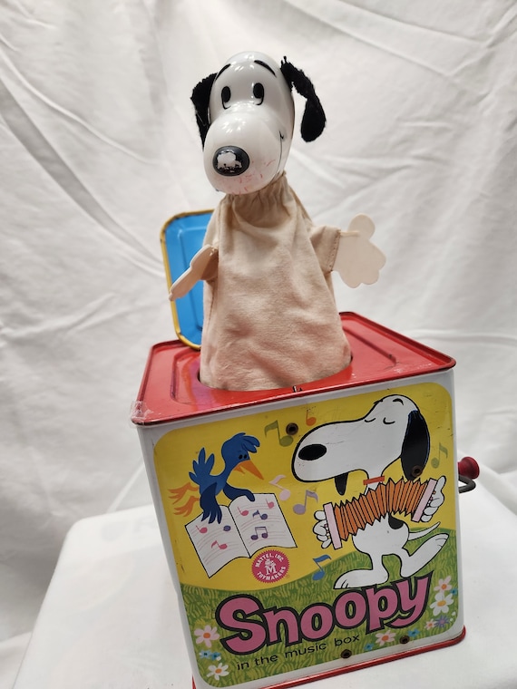 1960s Snoopy Jack in a Box - Etsy