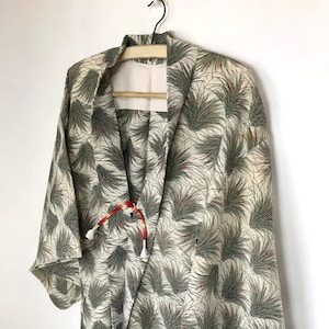 Haori Kimono Jacket | Vintage Japanese Cardigan | Silk | Short Robe | Flowering Grasses | Size M-L | VIDEO